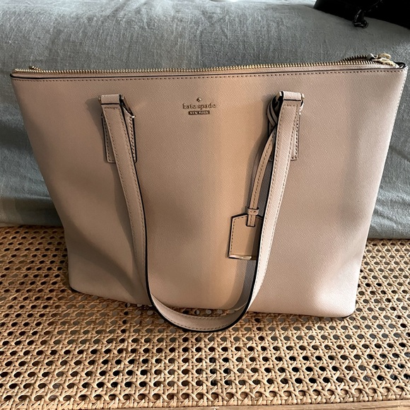 Purse - Picture 1 of 3